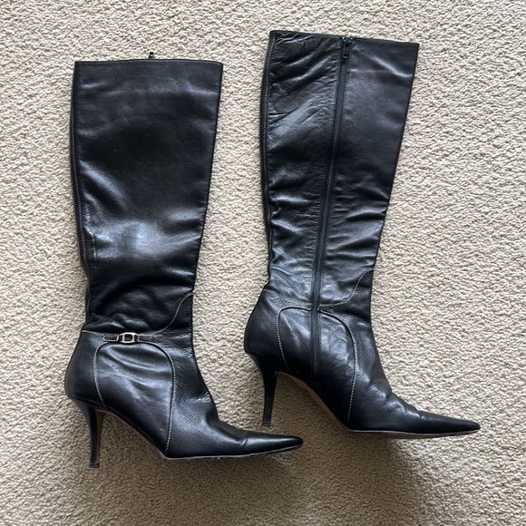 Black leather boots. Size 7 1/2 . Lots of life left in them. - Picture 2 of 8